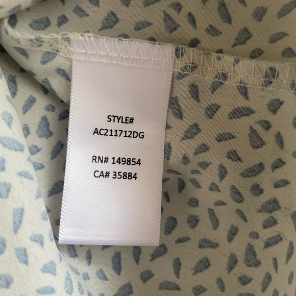 Sadie & Sage Front Tie Ruffle Long Sleeve Cropped Top Women's Size Small - Picture 6 of 7